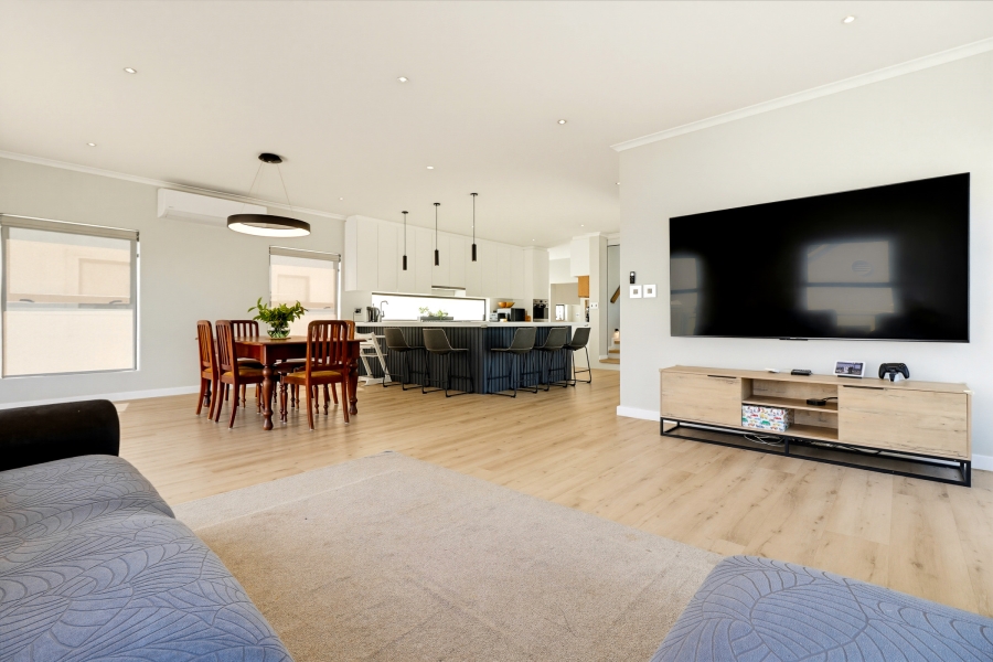 4 Bedroom Property for Sale in D’Stellen Estate Western Cape